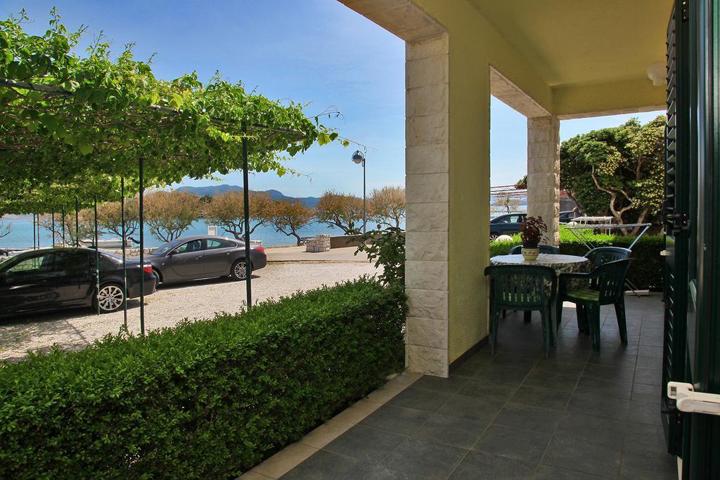Villa Marijana Сресер Экстерьер фото